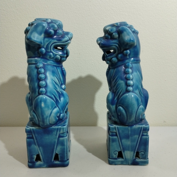 Vintage Pair of Chinese Turquoise Blue Glazed Ceramic 8” Foo Dog Figurines - Picture 5 of 10